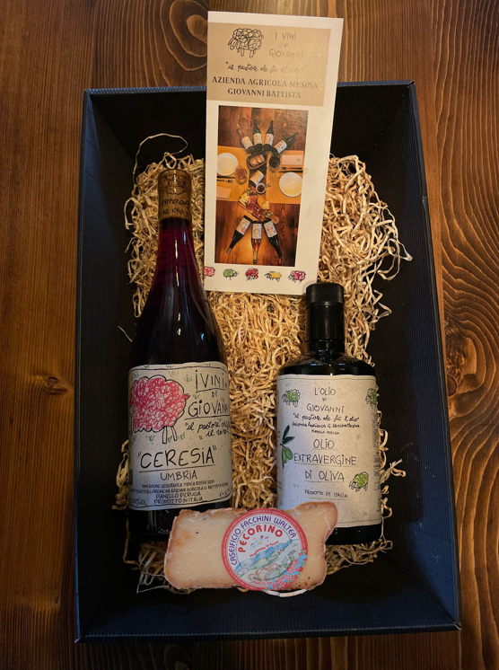 Cesto Singolo Vino + Olio + Pecorino stagionato